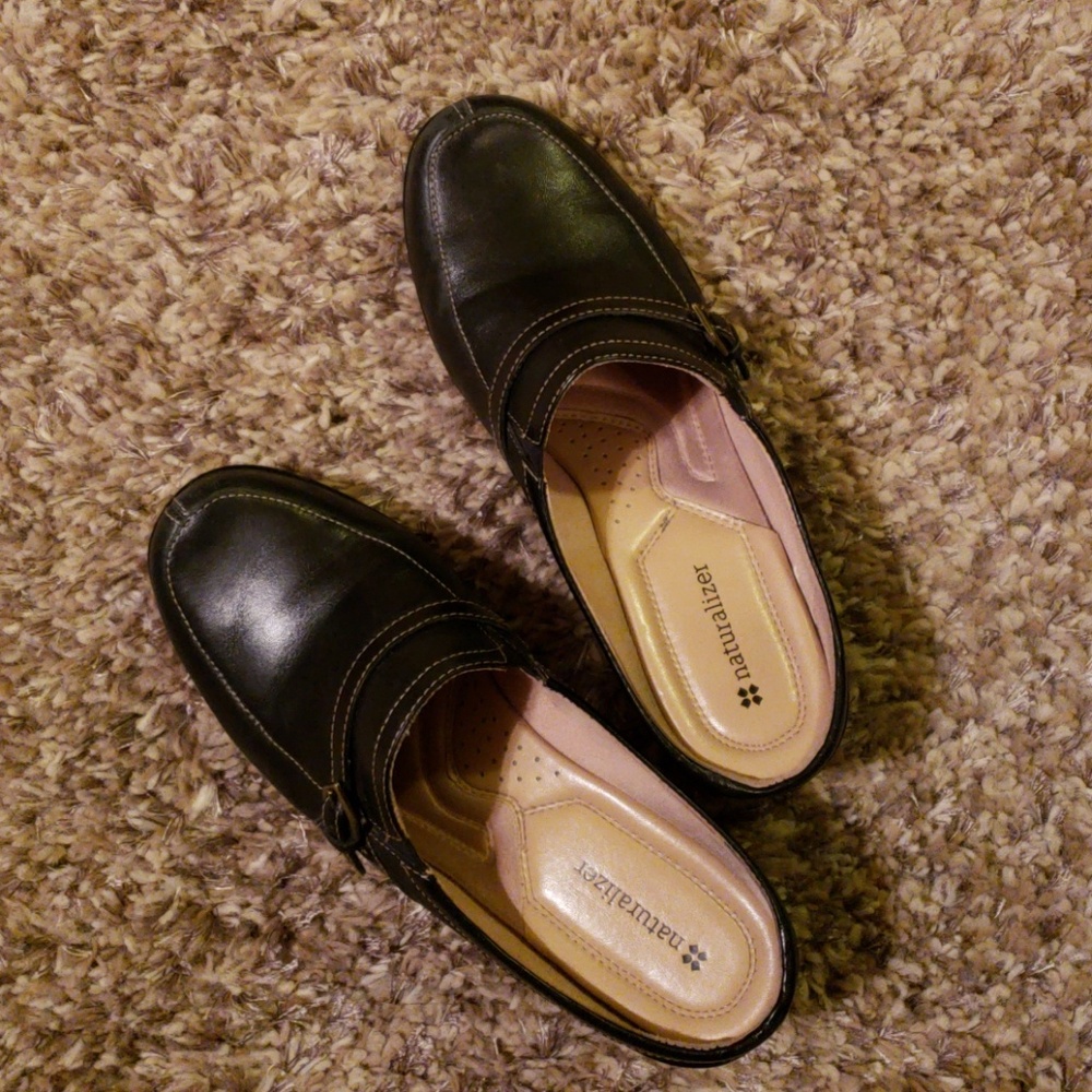 Naturalizer open back clogs
